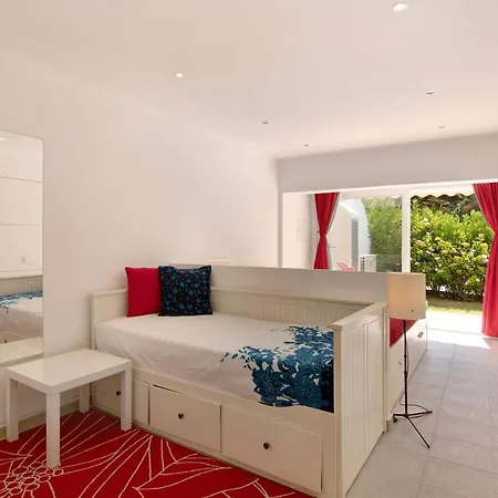 Large In Vale Do Lobo