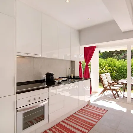 Large In Vale Do Lobo Almancil