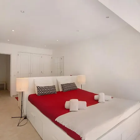 Large In Vale Do Lobo Apartment