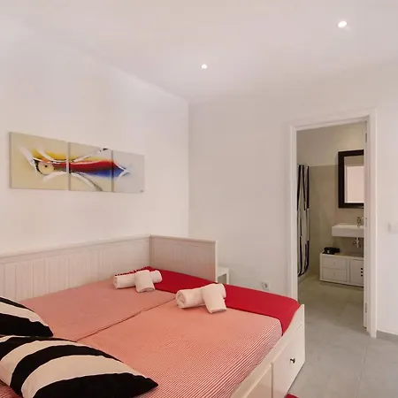Large In Vale Do Lobo Apartment Almancil
