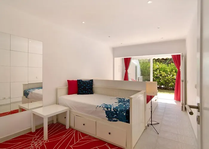 Large In Vale Do Lobo