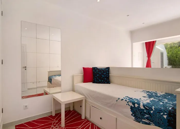 Апартаменты Large In Vale Do Lobo *