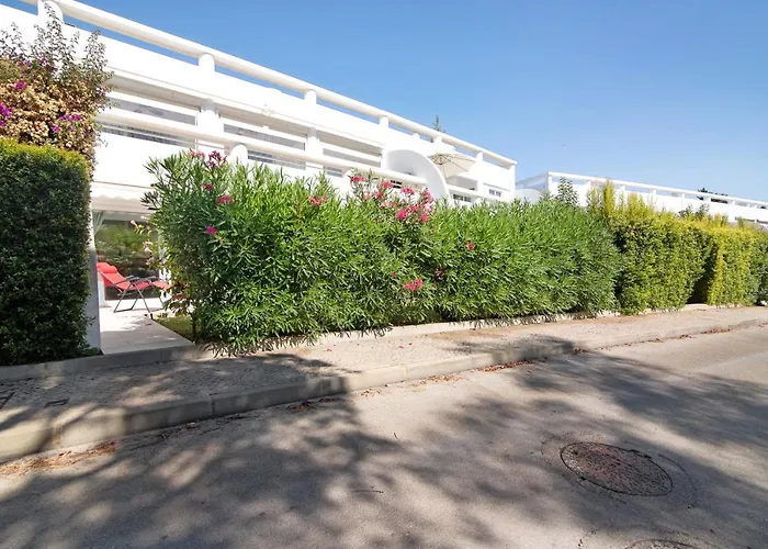 Large In Vale Do Lobo * Алмансил