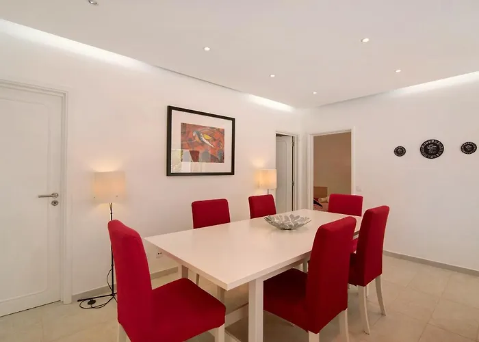 Апартаменты Large In Vale Do Lobo