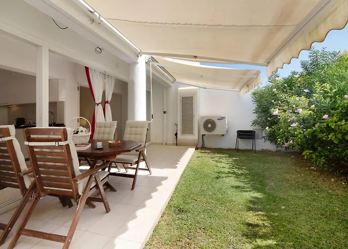 Large In Vale Do Lobo